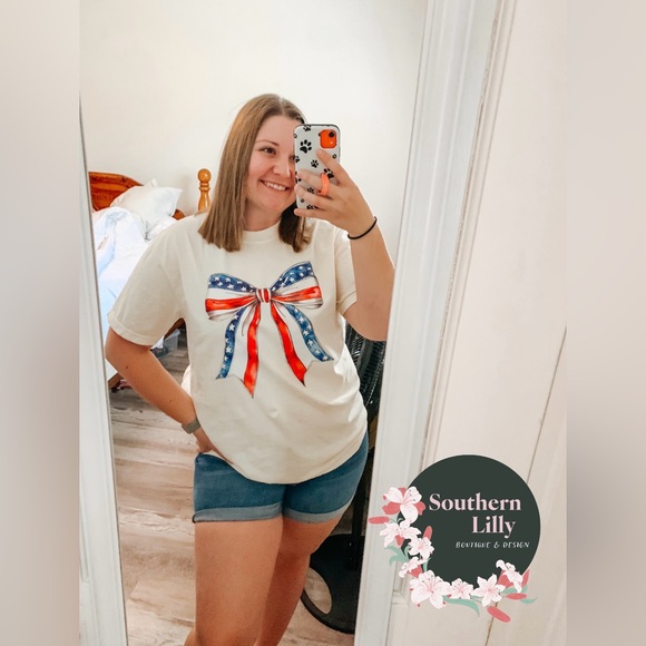 American Flag Bow Comfort Colors T-Shirt - Picture 1 of 1